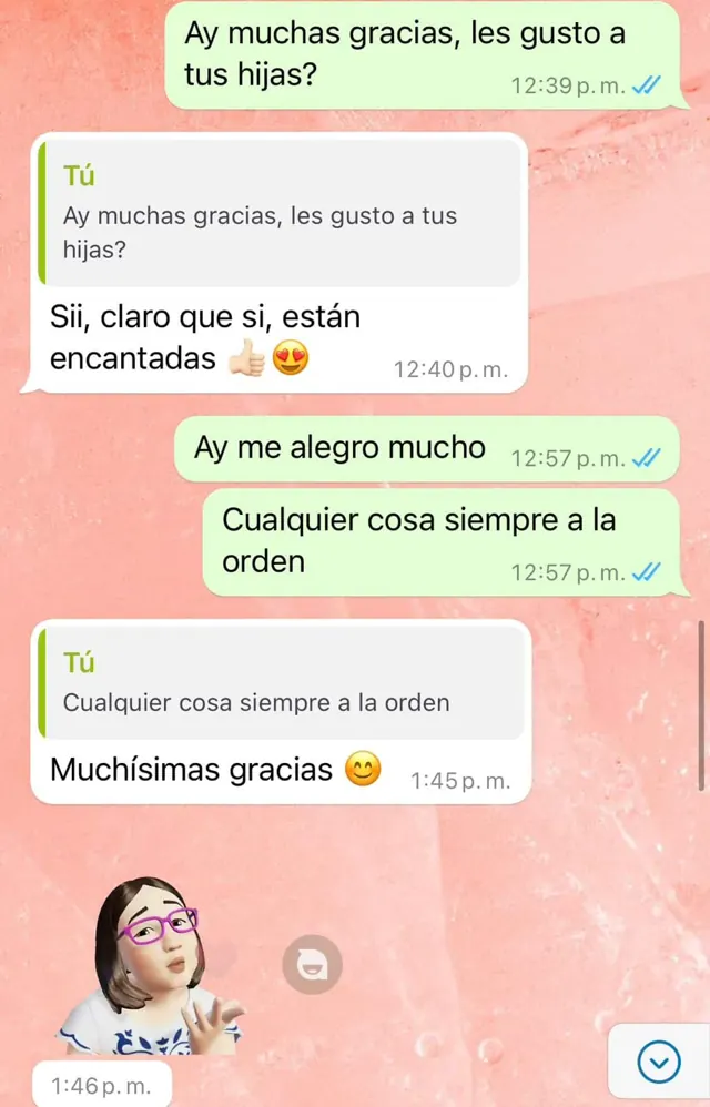 Conversación de WhatsApp: Laura pregunta si el cuadro les gustó a las hijas de la clienta y ella responde: «Sí, claro que sí, están encantadas. Muchísimas gracias»